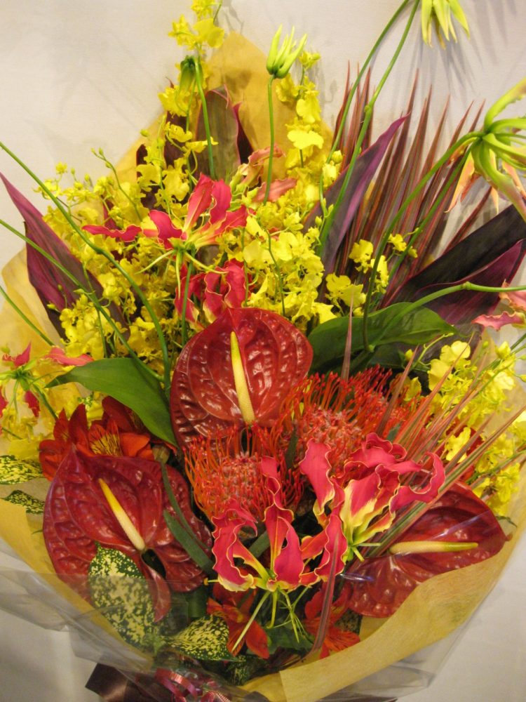 ハワイアンカラーの豪華花束