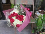 赤バラ白バラのＭＩＸ花束！！