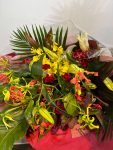 ユリ・バラを使ったゴージャスな花束