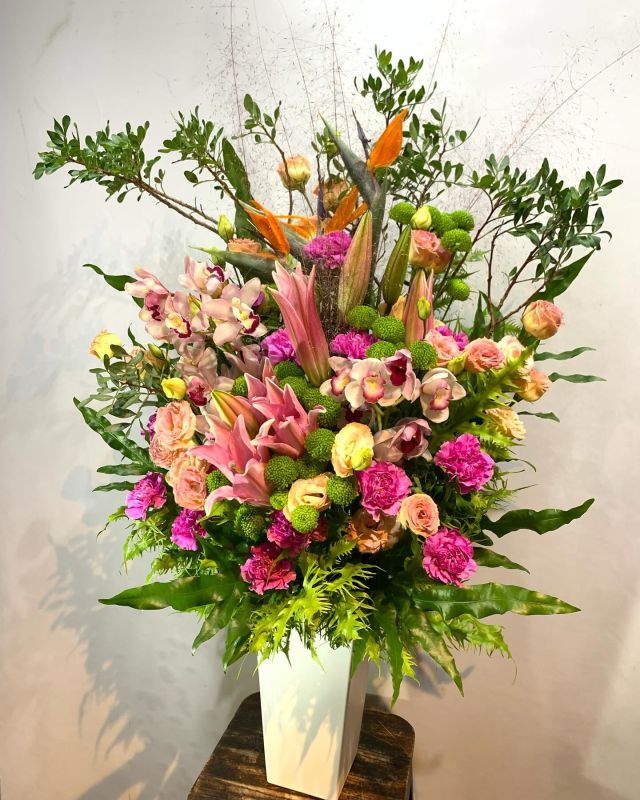 #arrangement 
#flowerarrangement 
#gift 
#お祝い花 
#花屋