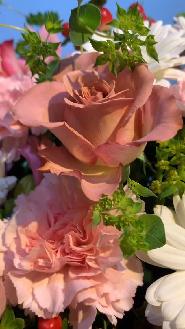 #arrangement 
#flowerarrangement 
#gift 
#お祝い花 
#花屋