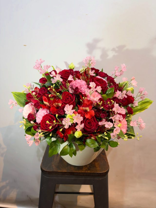 #arrangement 
#flowerarrangement 
#gift 
#お祝い花 
#花屋