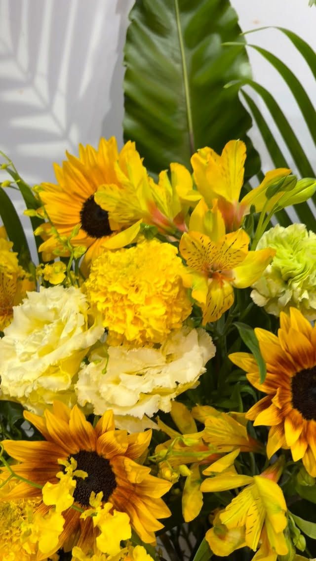 #arrangement 
#flowerarrangement 
#gift 
#スタンド花
#お祝い花