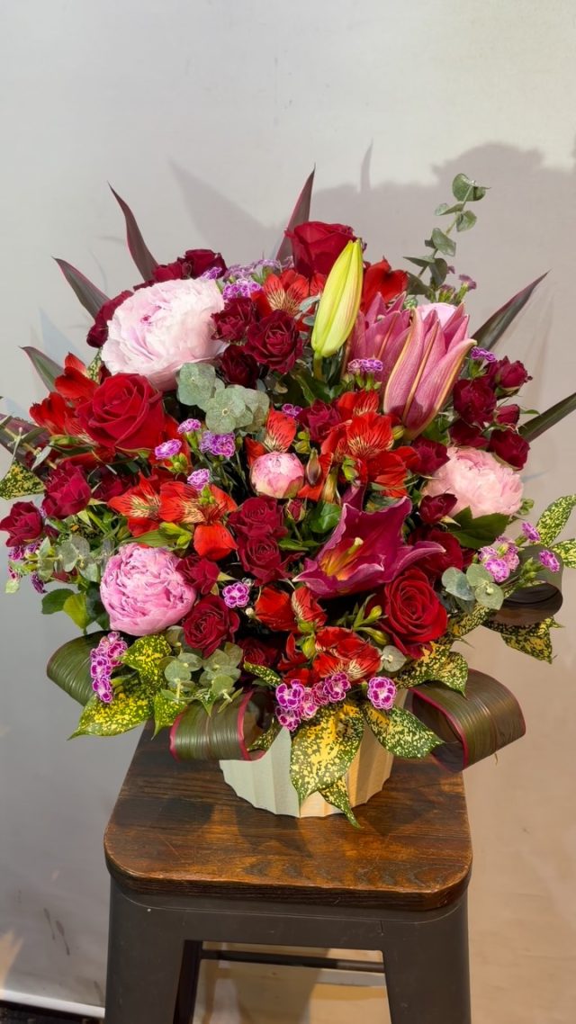 #arrangement 
#flowerarrangement 
#gift 
#お祝い花 
#花屋