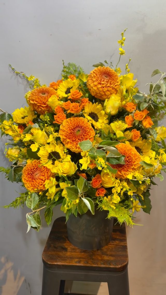 #arrangement 
#flowerarrangement 
#gift 
#お祝い花 
#花屋