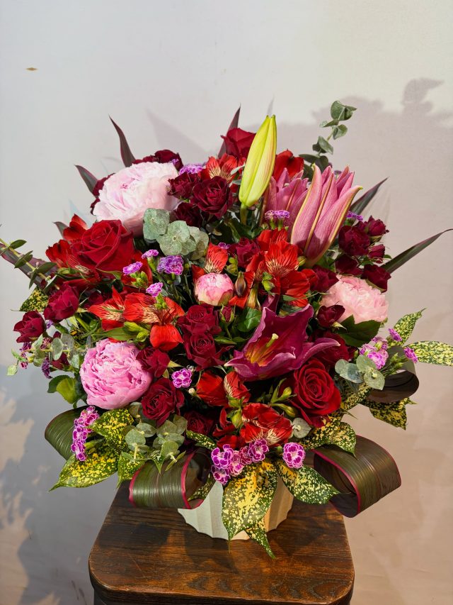 #arrangement 
#flowerarrangement 
#gift 
#お祝い花 
#花屋
