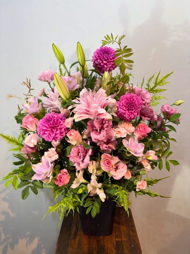 #arrangement 
#flowerarrangement 
#gift 
#お祝い花 
#花屋
