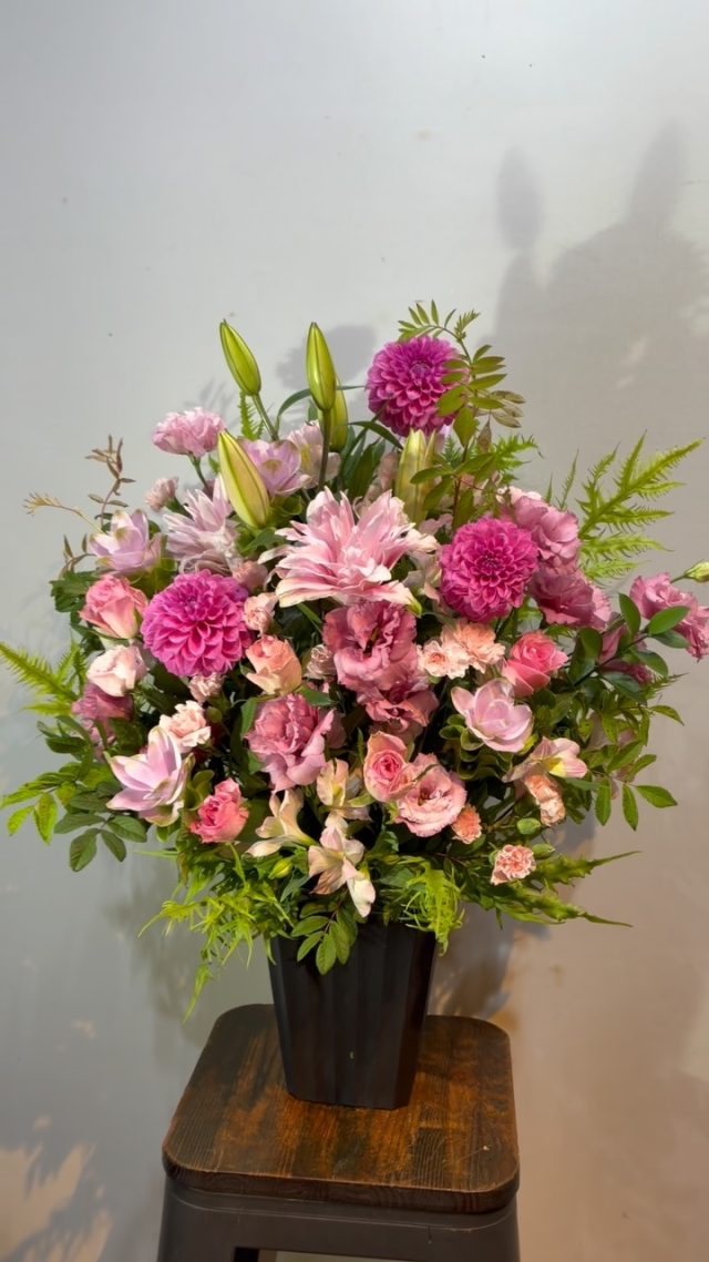 #arrangement 
#flowerarrangement 
#gift 
#お祝い花 
#花屋