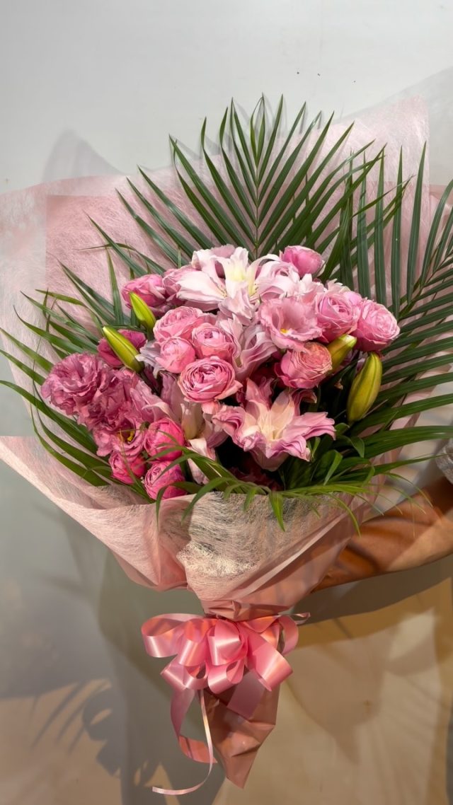 #bouquet 
#flowerbouquet 
#gift 
#お祝い花 
#花屋