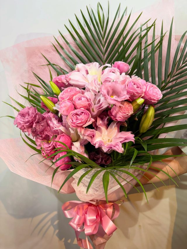 #bouquet 
#flowerbouquet 
#gift 
#お祝い花 
#花屋