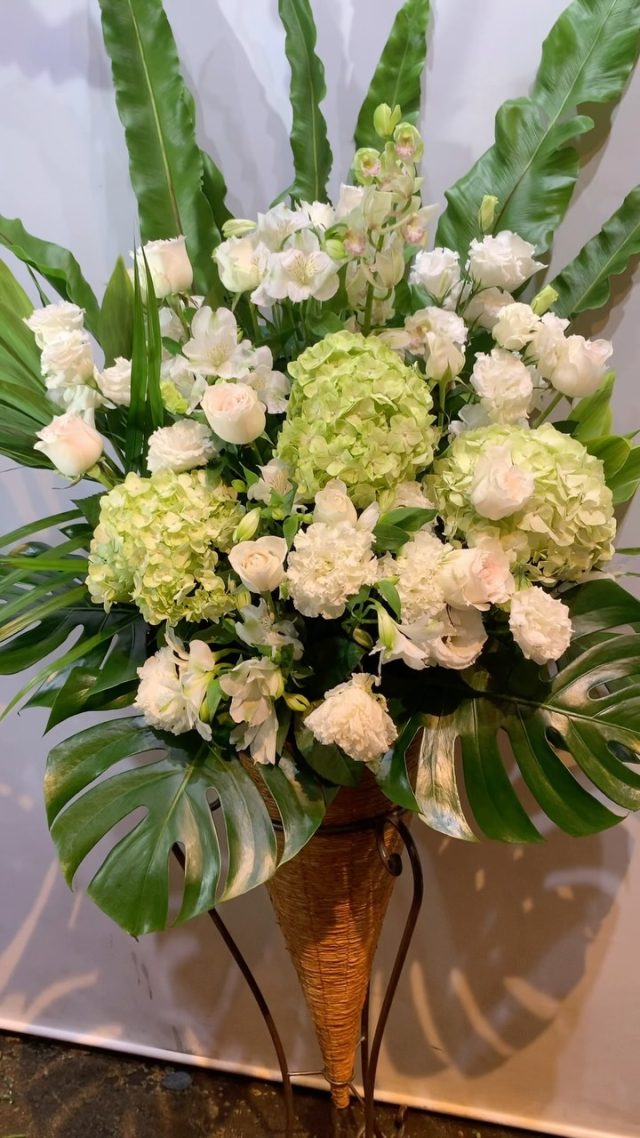 #arrangement 
#flowerarrangement 
#gift 
#スタンド花
#お祝い花