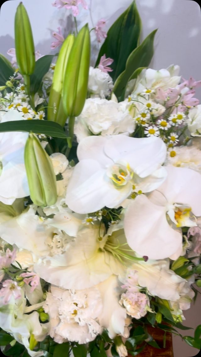 スタンドタグ
#arrangement 
#flowerarrangement 
#gift 
#スタンド花
#お祝い花
