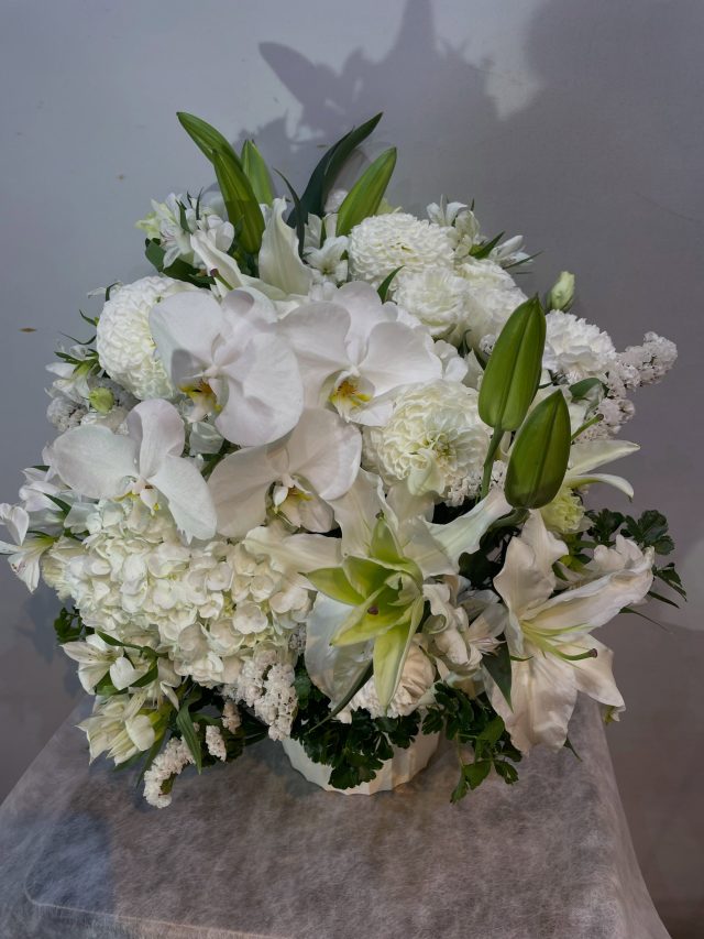 #arrangement 
#flowerarrangement 
#gift 
#送別
#花屋