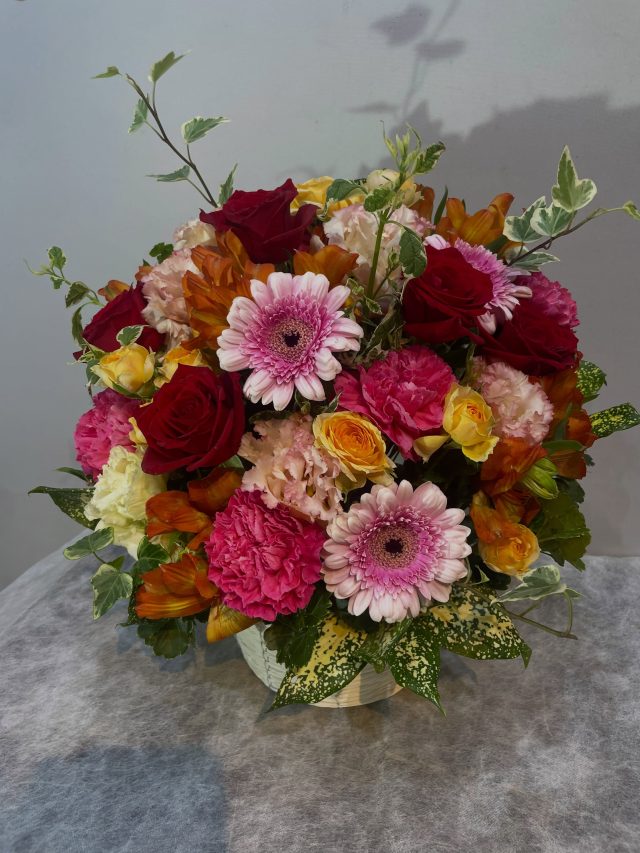 #arrangement 
#flowerarrangement 
#gift 
#送別
#花屋
