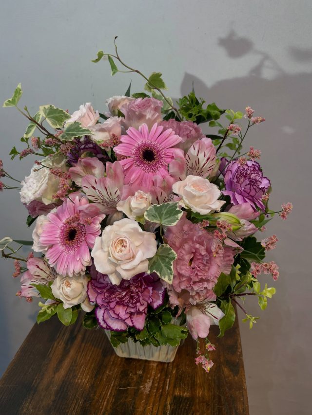 #arrangement 
#flowerarrangement 
#gift 
#お祝い花 
#花屋
