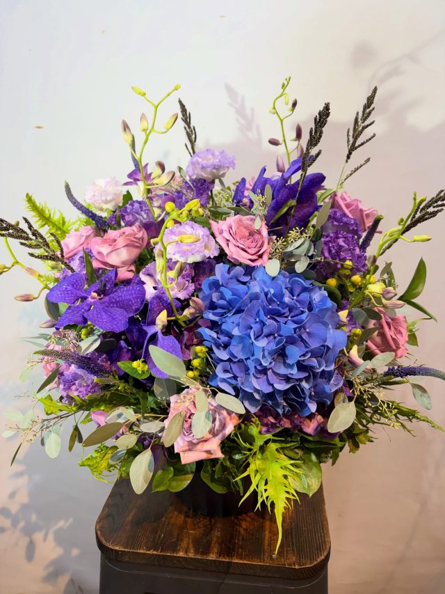 #arrangement 
#flowerarrangement 
#gift 
#お祝い花 
#花屋