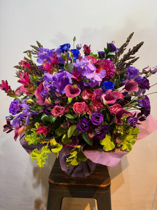 #arrangement 
#flowerarrangement 
#gift 
#お祝い花 
#花屋