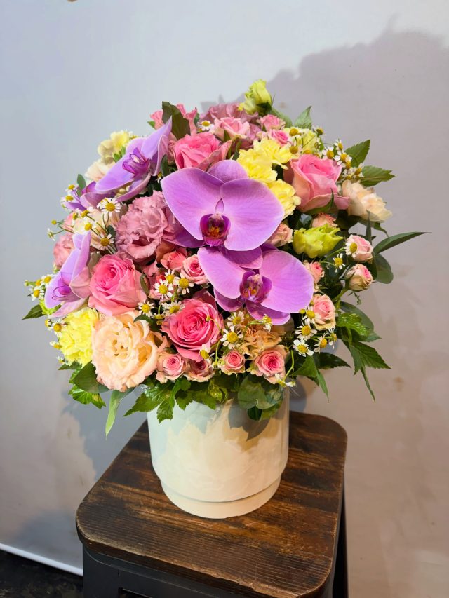 #arrangement 
#flowerarrangement 
#gift 
#お祝い花 
#花屋