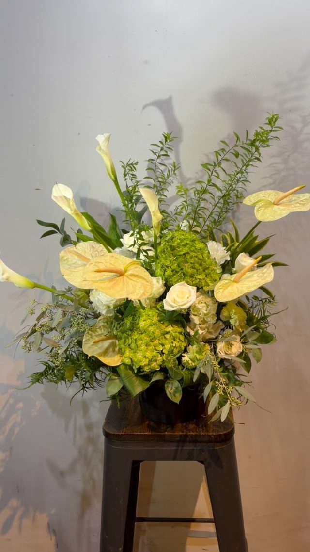 #arrangement 
#flowerarrangement 
#gift 
#お祝い花 
#花屋