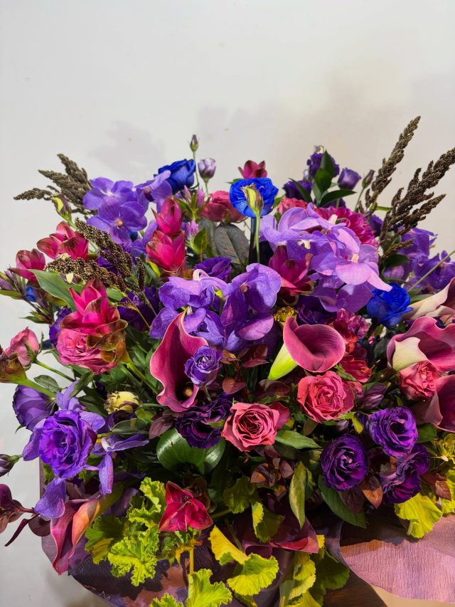 #arrangement 
#flowerarrangement 
#gift 
#お祝い花 
#花屋