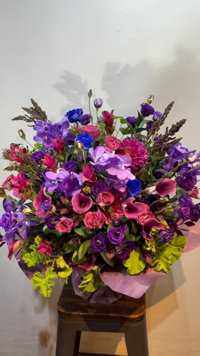 #arrangement 
#flowerarrangement 
#gift 
#お祝い花 
#花屋